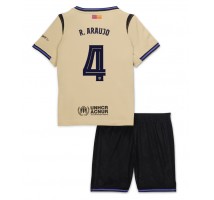 Barcelona Ronald Araujo #4 Koszulka Wyjazdowa dzieci 2025-26 Krótki Rękaw (+ krótkie spodenki)